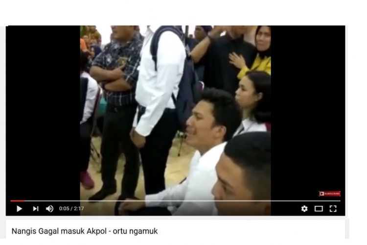 Beredar video sejumlah orangtua murid melakukan protes pada sidang penetapan lulus taruna akademi kepolisian (Akpol) dan sidang lulus sementara tamtama Polri Tahun Ajaran 2017 di Polda Jawa Barat. 