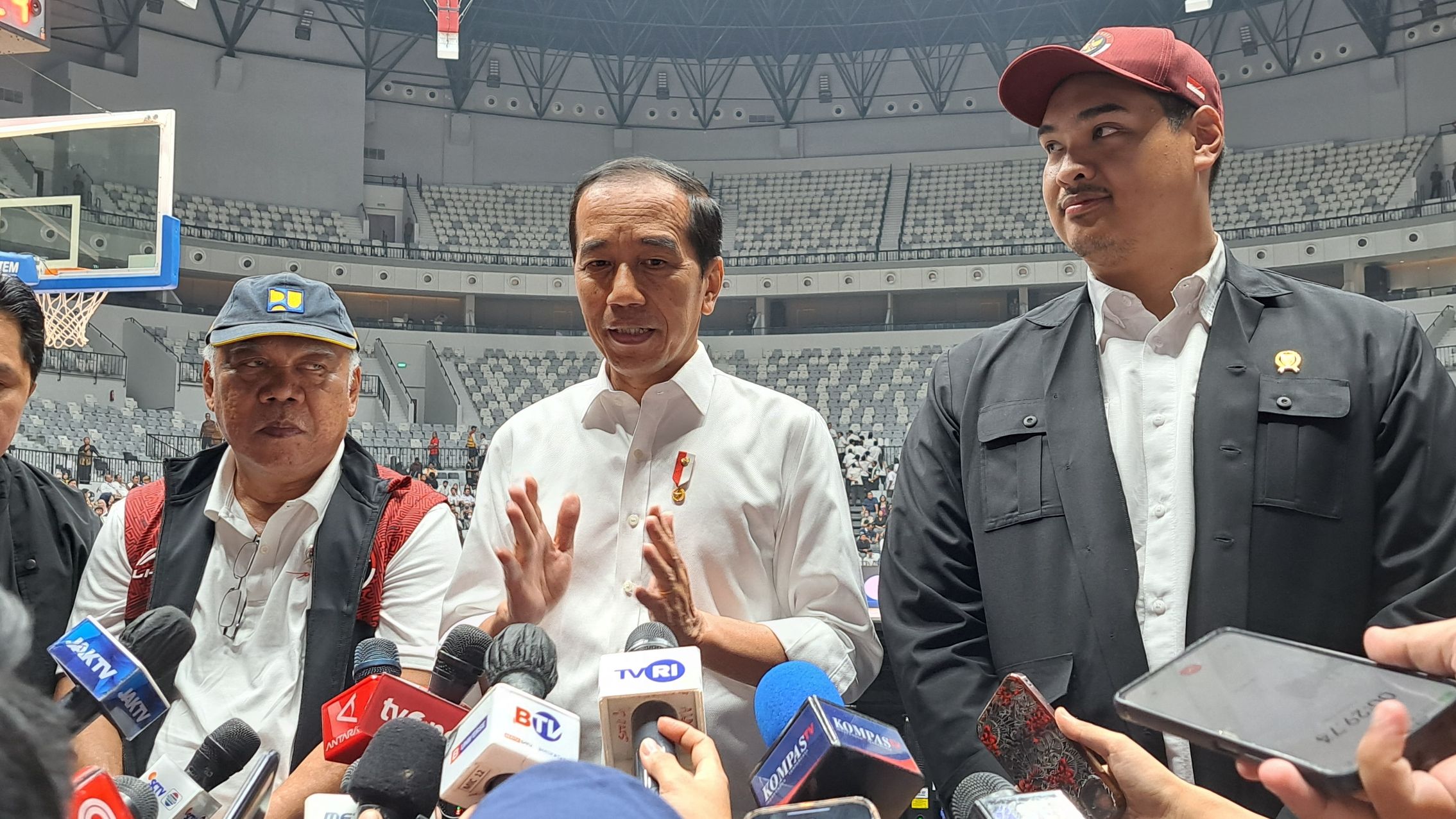 Ditanya Soal Polusi Udara Jakarta, Jokowi Sebut Pindah ke IKN Solusinya