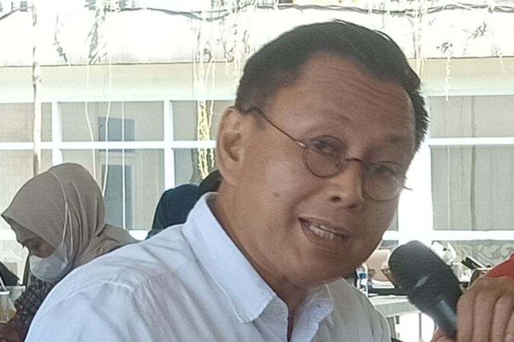 Kepala OJK Sumbar Yusri dalam ekspose kinerja perbankan di Sumbar selama tahun 2021 di Padang, Jumat (28/1/2022).