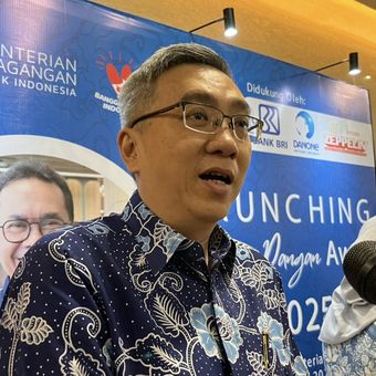 Ketua Himpunan Peritel dan Penyewa Pusat Perbelanjaan Indonesia (Hippindo) Budihardjo Iduansjah di Kantor Kemendag, Jakarta Pusat, Selasa (20/5/2025).