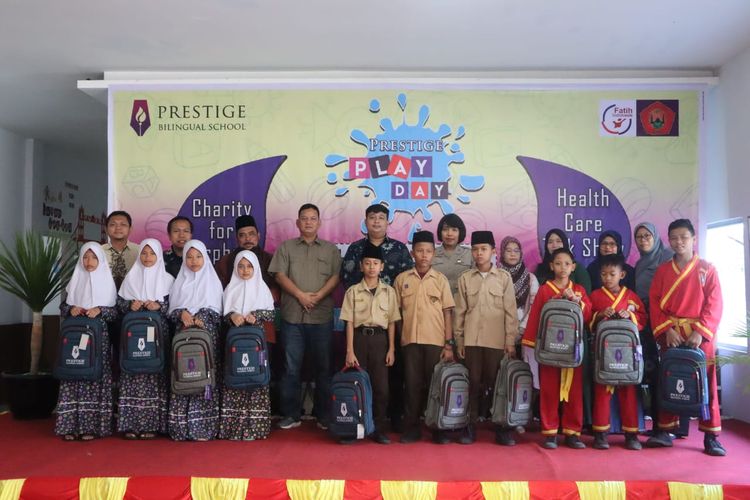 Prestige Bilingual School, Medan menggelar Prestige Play Day pada Sabtu, 29 Februari 2020 termasuk memberikan 300 paket santunan kepada anak yatim.