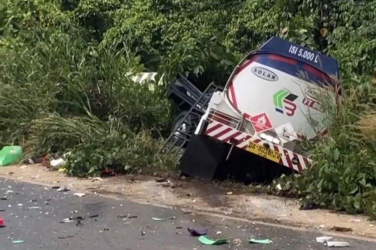 5 Mahasiswa KKN Tewas Usai Pikap Dihantam Truk Tangki di Kalsel, Kondisi Korban Terjepit