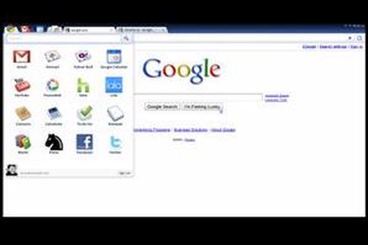 Tampilan Crome OS seperti sebuah broser dengan tab di atas. Bagian kiri atas berfungsi seperti start menu untuk menampilkan aplikasi-aplikasi.