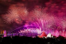 Pesta Kembang Api dan Roket Warnai Malam Tahun Baru 2024 di Dunia