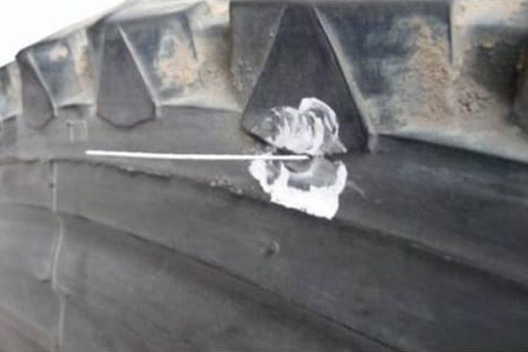 Kerusakan ban truk karena wild wire
