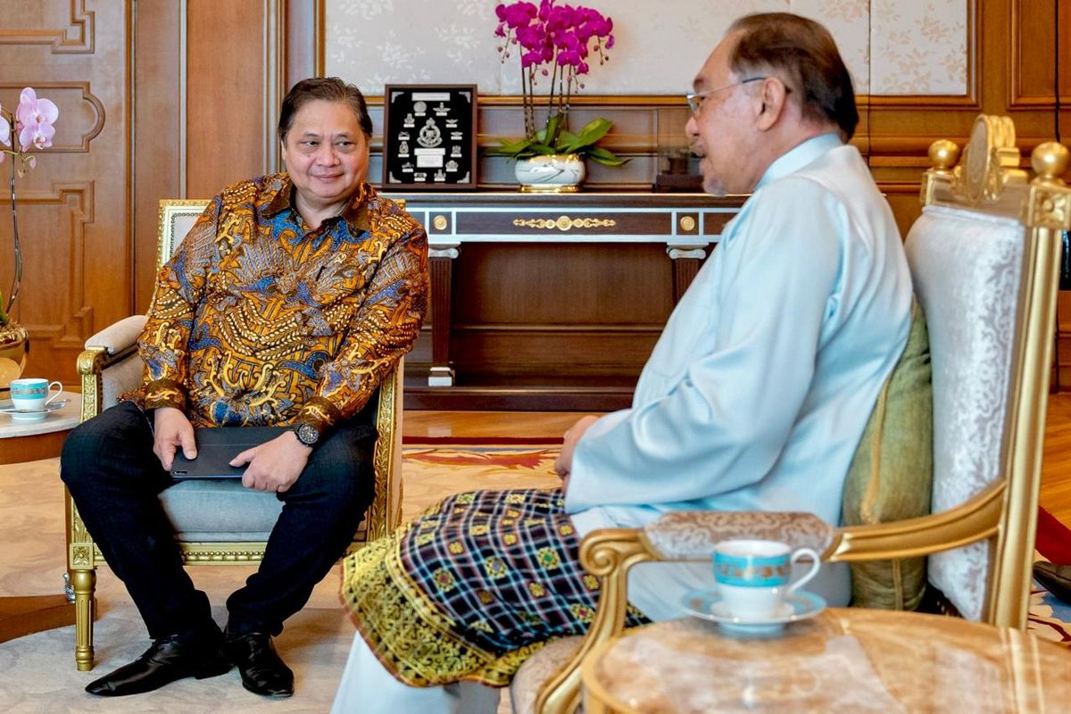 Pertemuan Airlangga Hartarto dengan Anwar Ibrahim: Tantangan ASEAN Menghadapi Ta