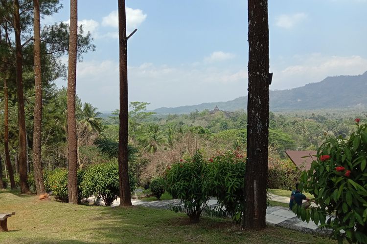 Ilustrasi pemandangan Bukit Dagi di Magelang, Jawa Tengah.
