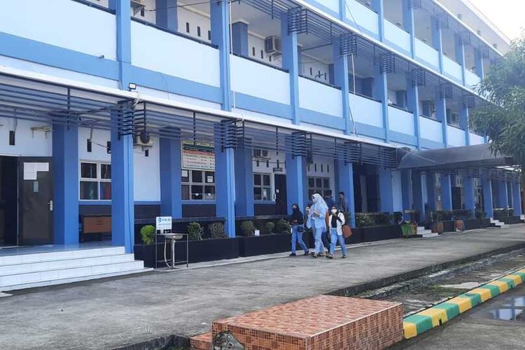 Aktivitas di SMK N 1 Karawang, Selasa (7/6/2022).