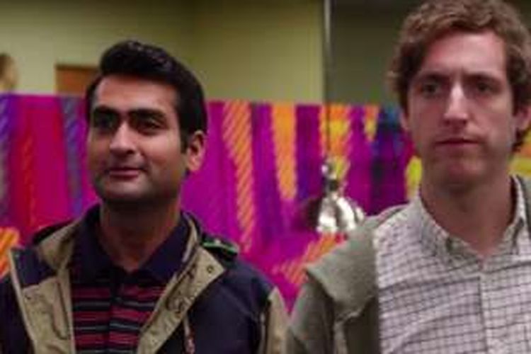 Dua aktor pemeran film seri Silicon Valley, Kumail Nanjiani (kiri) dan Thomas Middleditch.