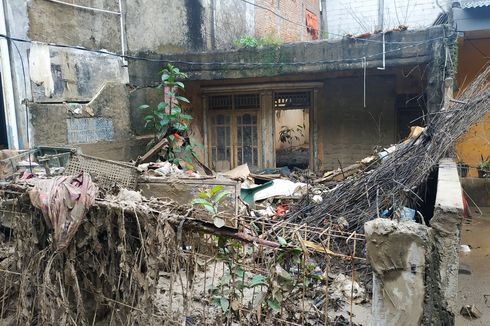 Derita Warga Pondok Gede Permai: Banjir 6 Meter Surut, Kini Berjibaku Hadapi Lumpur dan Sampah