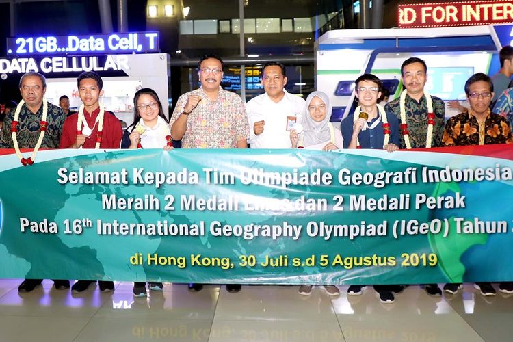 Tim Olimpiade Geografi Indonesia berhasil menorehkan prestasi membanggakan bagi bangsa Indonesia sebagai Juara Umum dalam ajang International Geography Olympiad (IGeo) 2019 yang diselenggarakan di Hong Kong, 30 Juli - 5 Agustus 2019.