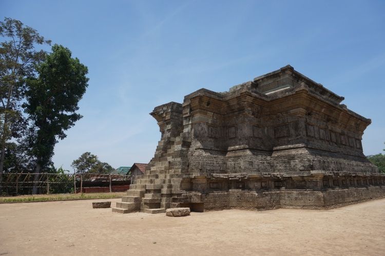 Candi Sanggrahan yang terletak di Boyolangu, Tulungagung, sebagai salah satu peninggalan Kerajaan Majapahit.