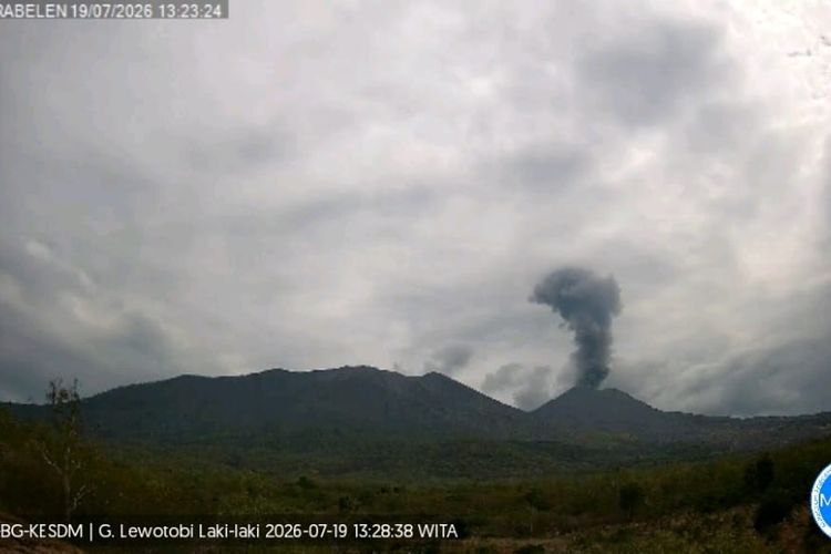Gunung Lewotobi Meletus Lagi Minggu Siang, Tinggi Kolom Abu 1,5 Kilometer