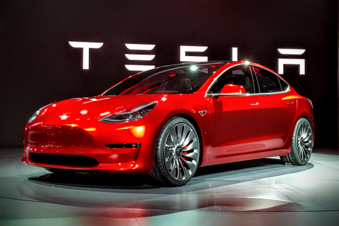 Tesla Model 3 Resmi Diproduksi Massal