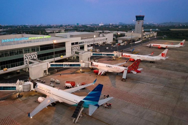 Bandara Jenderal Ahmad Yani di Semarang, Jawa Tengah.