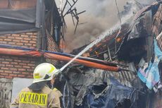 Rumah 2 Lantai di Tambora Terbakar, 80 Personel Damkar Diterjunkan