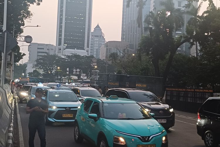 Massa Demo Bubar, Jalan Medan Merdeka Arah Gambir Jakpus Kembali Dibuka