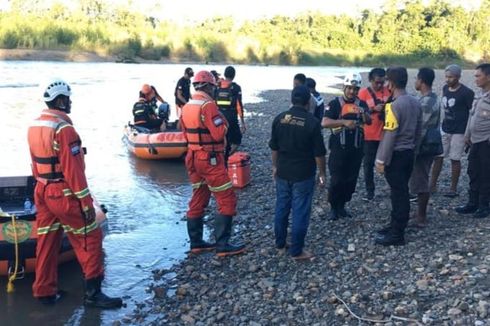 Pasutri Penambang Emas Terseret Arus Sungai di Mimika, Istri Tewas, Suami Masih Hilang