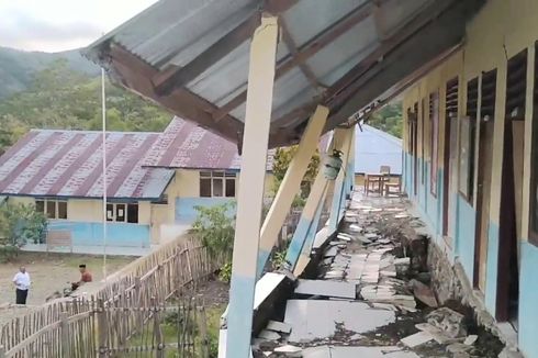 Pemda Janji Perbaiki Dua SMP yang Hampir Ambruk di Maluku