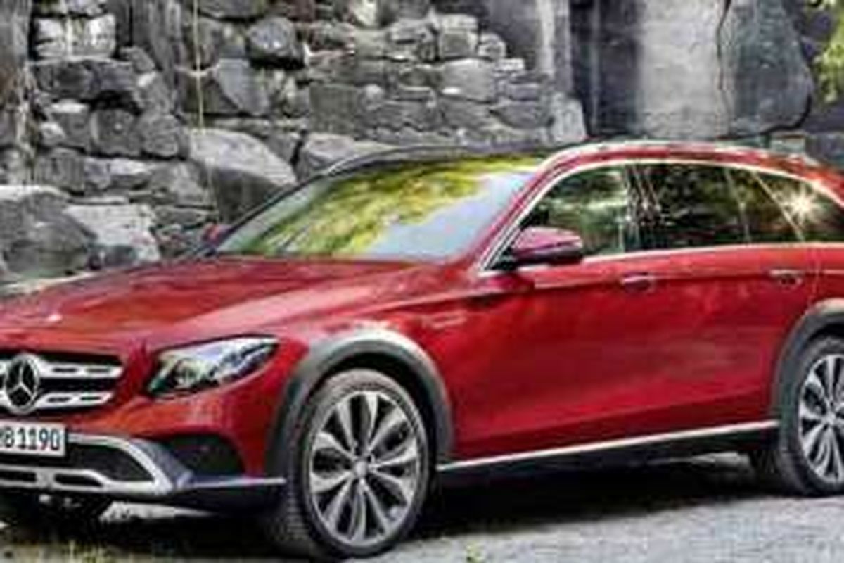 Mercedes-Benz E-Class All-Terrain bakal mendebut di Paris Motor Show pada Oktober 2016.