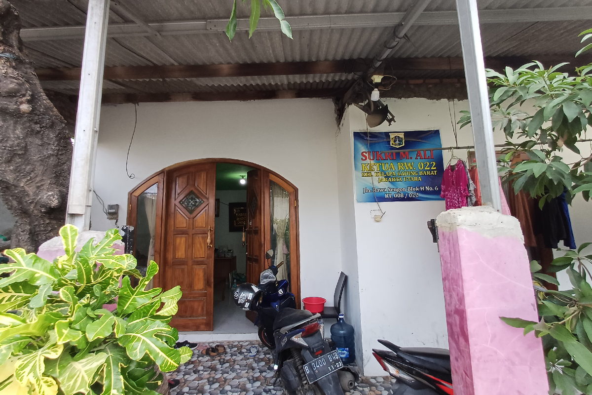 Rumah Ketua RW 22 Kelurahan Kelapa Gading Barat, Sukri Muhammad Ali. 