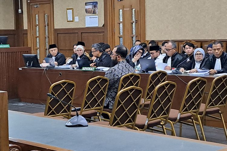 Khalid Basalamah Reveals Origins of $554,500 Payment to KPK in Hajj Quota Trial