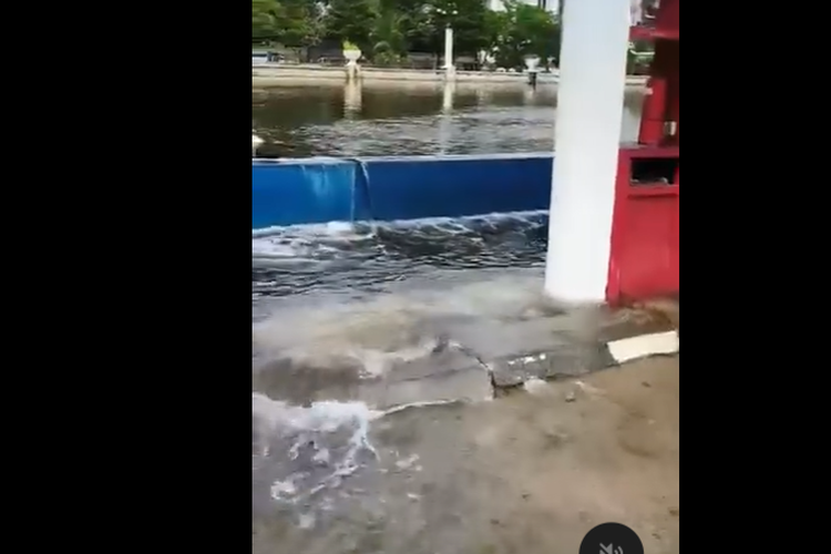 video spbu banjir rob