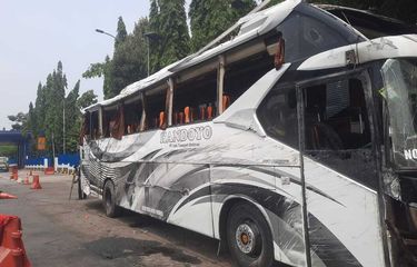 Bus PO Handoyo yang mengalami kecelakaan di tol Cipali, Purwakarta, Jawa Barat, Jumat (15/12/2023) berada di sekitar Gerbang Tol Cikopo, Sabtu (16/12/2023).