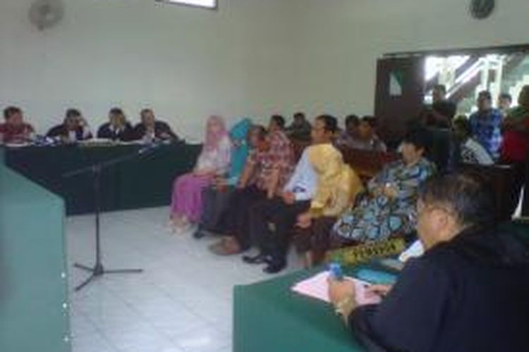 Suasana sidang pidana pemilu Bupati Semarang, Mundjirin di PN Kabupaten Semarang, Senin (21/4/2014) siang.
