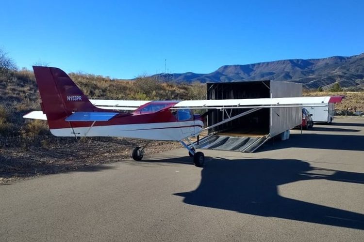 Polisi di Cottonwood, Arizona, Amerika Serikat (AS) sedang mencari pesawat yang dicuri dari bandara setempat pada malam Tahun Baru, serta orang-orang yang bertanggung jawab atas pencurian tersebut.