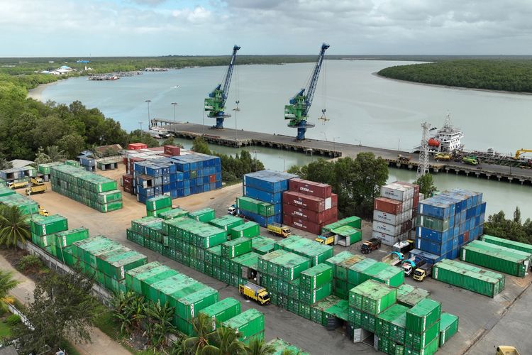 PT Pelindo Terminal Petikemas (SPTP) memastikan kegiatan pelayanan bongkar muat peti kemas di Pelabuhan Merauke tetap berjalan normal.