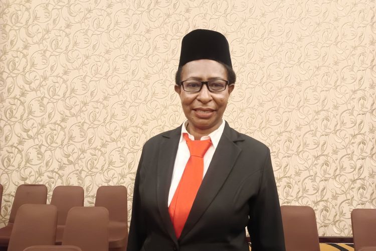 Anna Simerony A Mahuze, anggota MPR PPS yang baru dilantik pada Senin (06/112023).