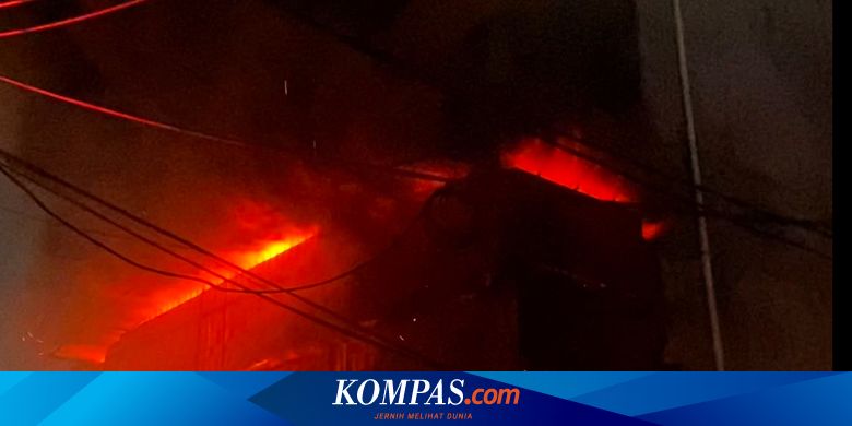 Tak Ada Korban Jiwa dalam Kebakaran Bengkel di Jalan Raya Ciledug