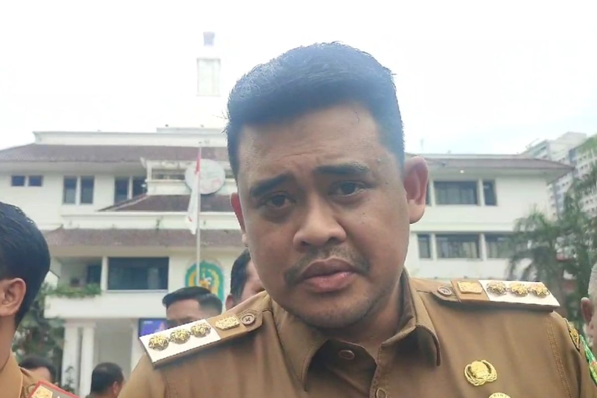 Walikota Medan, Bobby Nasution saat ditanya wartawan di kantornya, Senin (20/2/2025) 