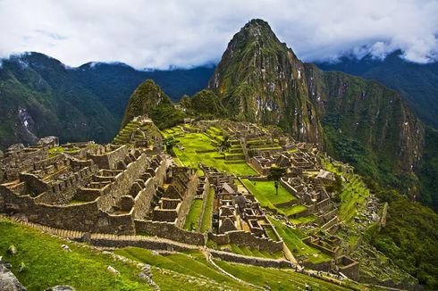 Machu Picchu dan Borobudur