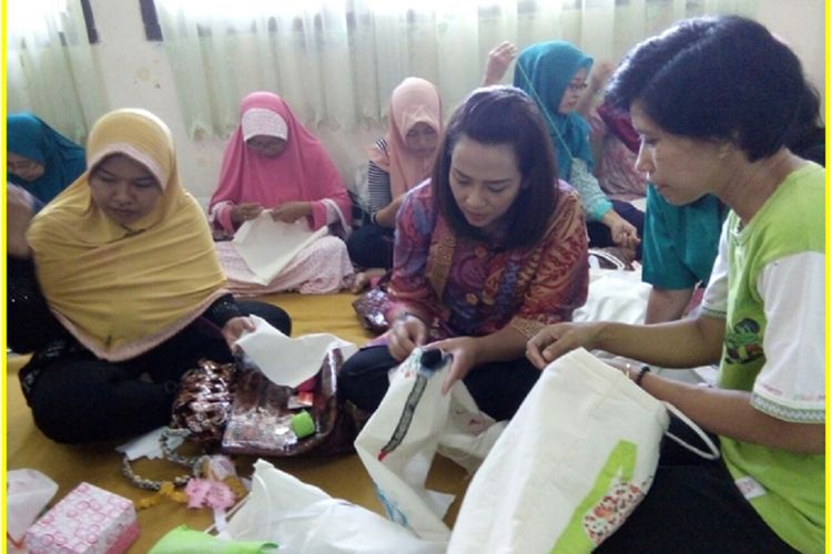 Dewan Kerajinan Nasional Daerah (Dekranasda) Kota Semarang yang menjadi  pihak pendukung bagi Dekranasda Jateng menyabet predikat Lembaga Pembina Teladan tingkat nasional. Penghargaan itu diserahkan di sela-sela kegiatan Dekranas Award 2017 dan Pameran Kerajinan Nusantara di Jakarta Convention Center, Rabu (27/9/2017). 