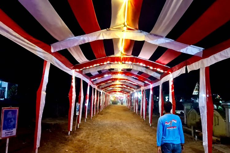Bendera 210 Meter Jadi Atap Lorong, Swadaya Warga Lampung Timur Capai Rp 67 Juta