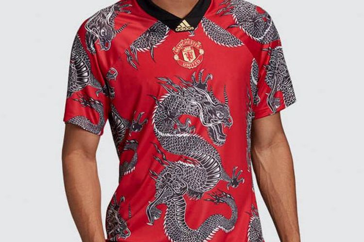 Koleksi khusus adidas edisi Tahun Baru Imlek bersam Manchester United.