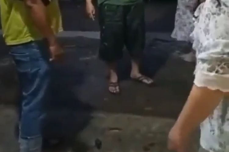 Viral di media sosial sebuah video yang memperlihatkan Kapolsek Torgamba, Labuhanbatu Selatan, Sumatera Utara, cekcok dan mengusir anggotanya dari asrama.