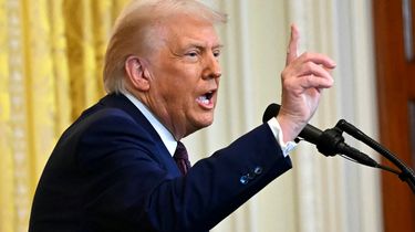 Trump Ancam Rebut Minyak Iran jika Tak Buka Selat Hormuz pada Senin