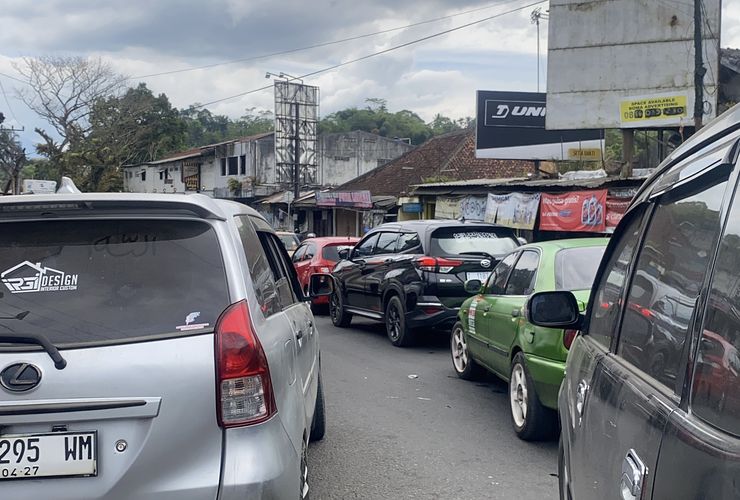 Terjebak Macet 18 Jam dari Palabuhanratu ke Cibadak