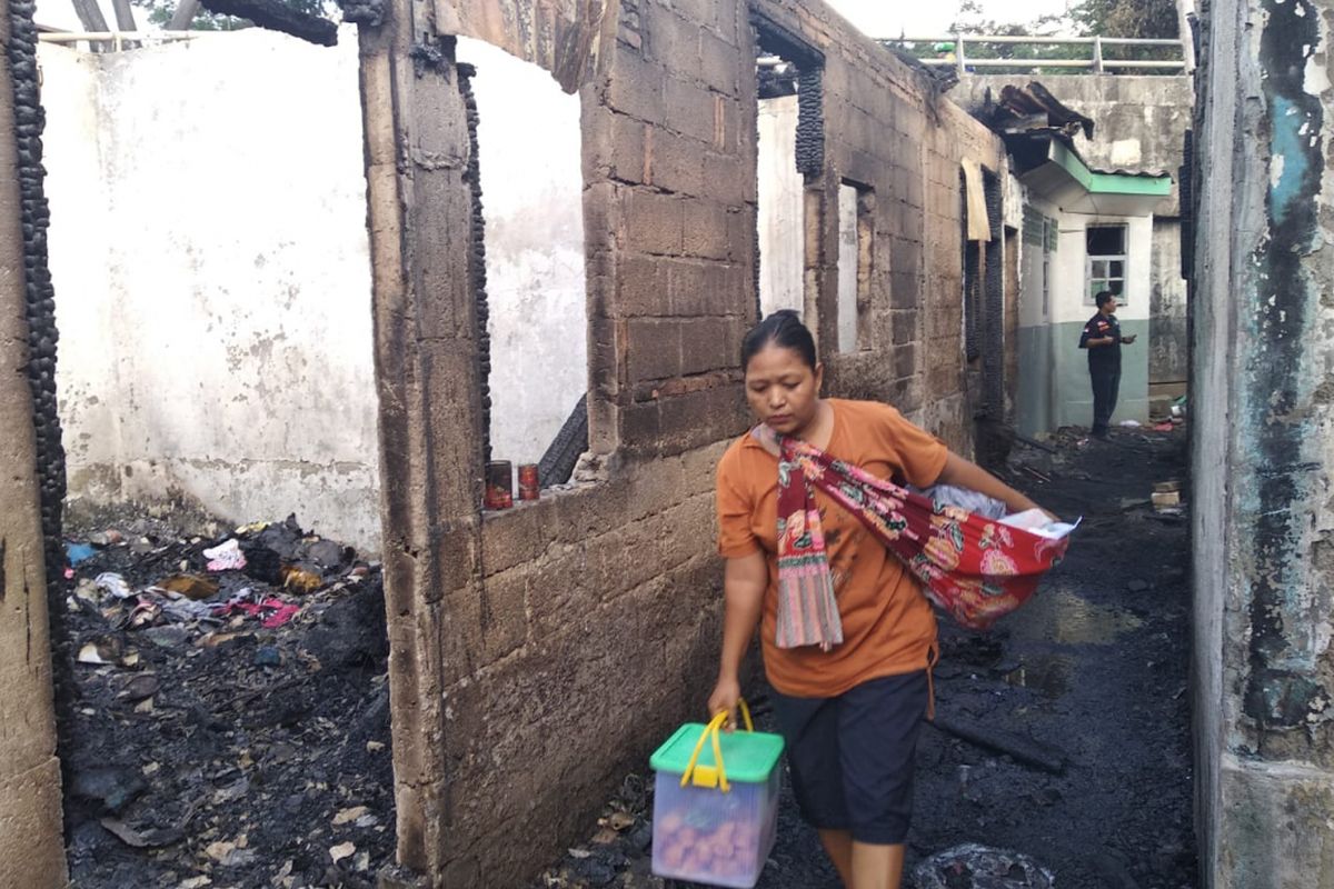 Sisa kebakaran di penukiman warga pondok Bambu dan Cipinang Muara, Selasa (22/5/2018)
