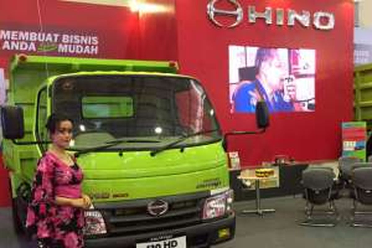 Hino hadir dalam Pameran Otomotif Makassar 2016.