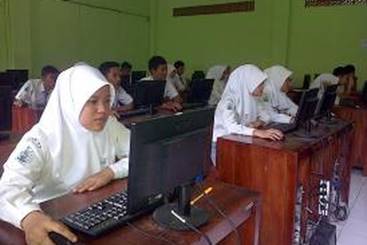 Koneksi Lemot dan Surat untuk PLN Jelang UN Online