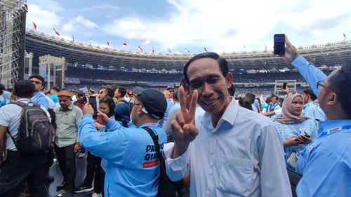 Ada Sosok Mirip Jokowi di Kampanye Akbar Prabowo-Gibran di GBK