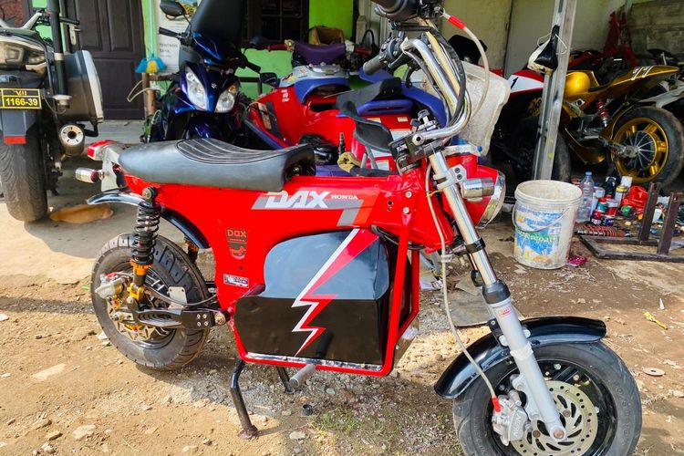 Modifikasi Honda Dax Electric