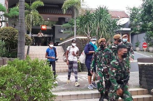 Evakuasi 62 WN India dari Hotel di Menteng: Diduga Timbulkan Kericuhan, 9 Orang Positif Covid-19