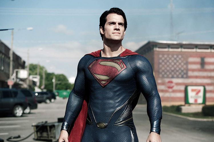 Henry Cavill, artis peran dari Inggris, berperan sebagai Superman dalam film Man of Steel (2013).