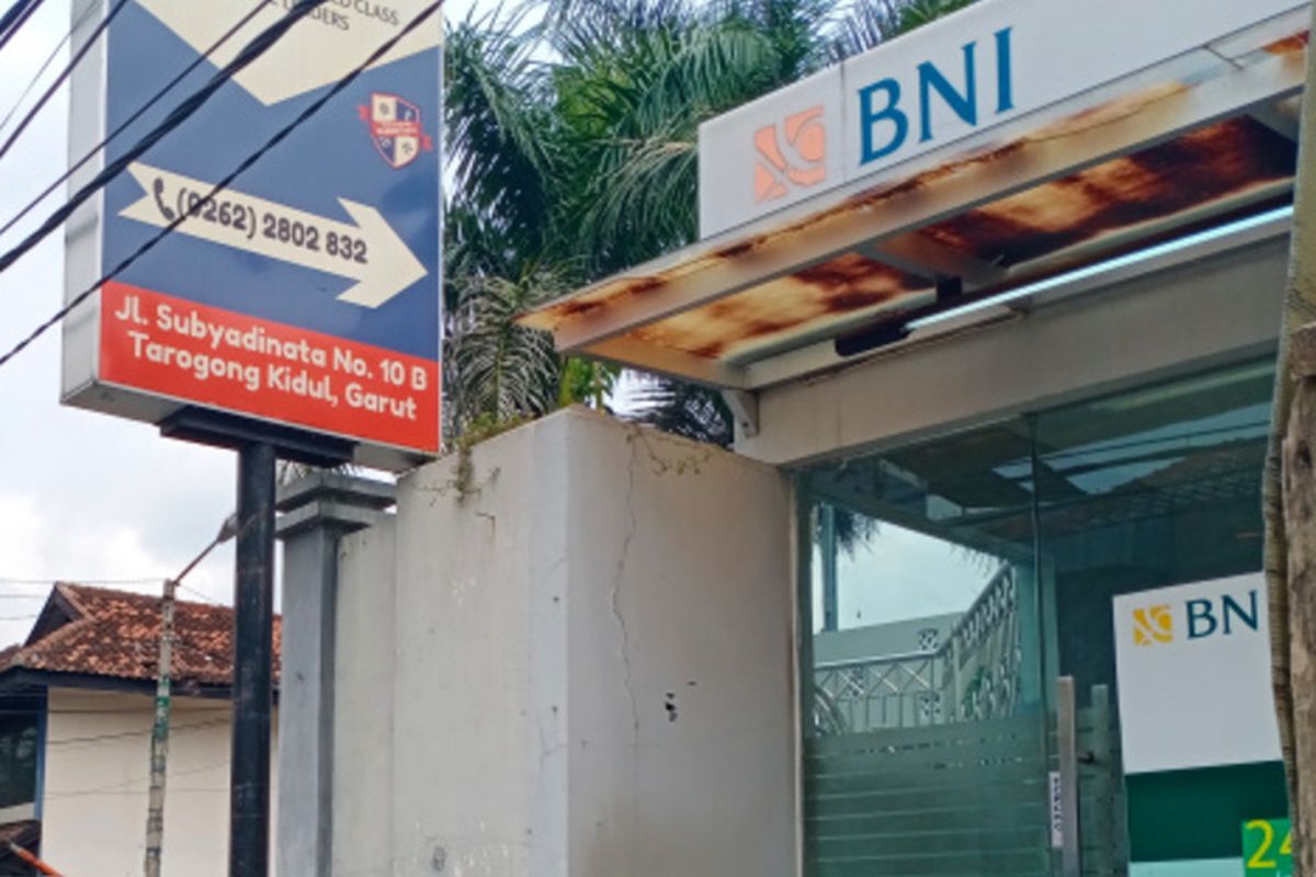 Kode Bank BNI atau kode transfer Bank BNI (daftar kode Bank BNI) serta bank BUMN lainnya. 