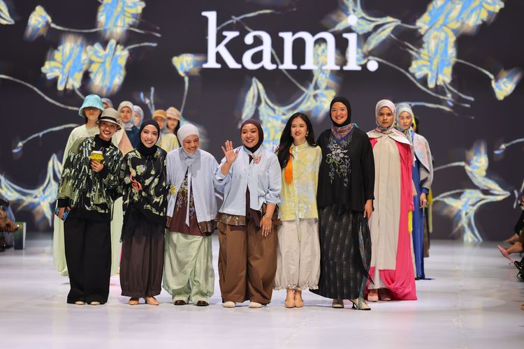 Kami Hadirkan Tenka Kuro di JFW 2027, Angkat Bunga Cosmos Abstrak